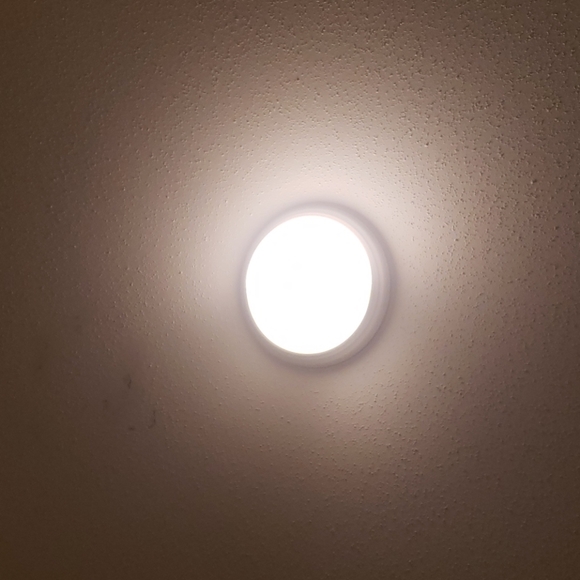 A light - Picture 2 of 2